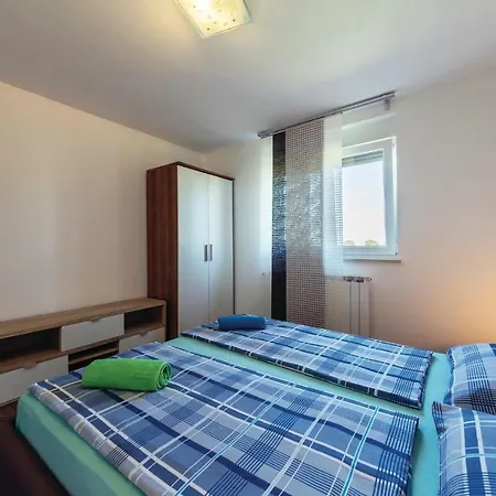 Two-bedroom In Galižana