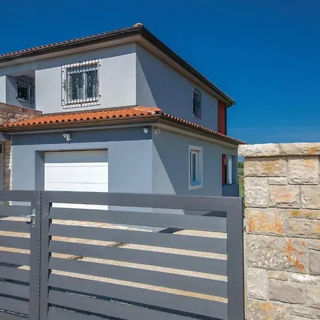 Two-bedroom In Galižana